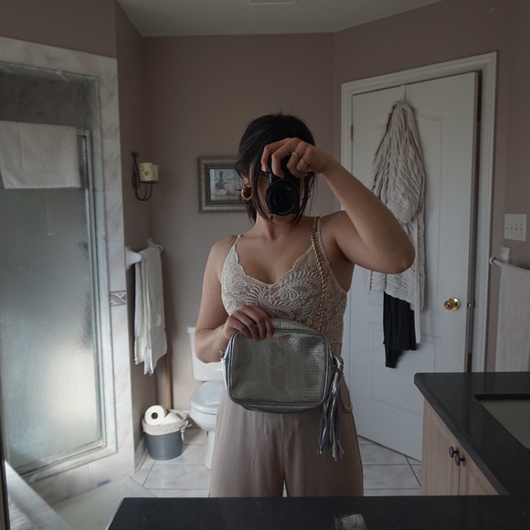 Cream lace bodysuit - Picture 4 of 5